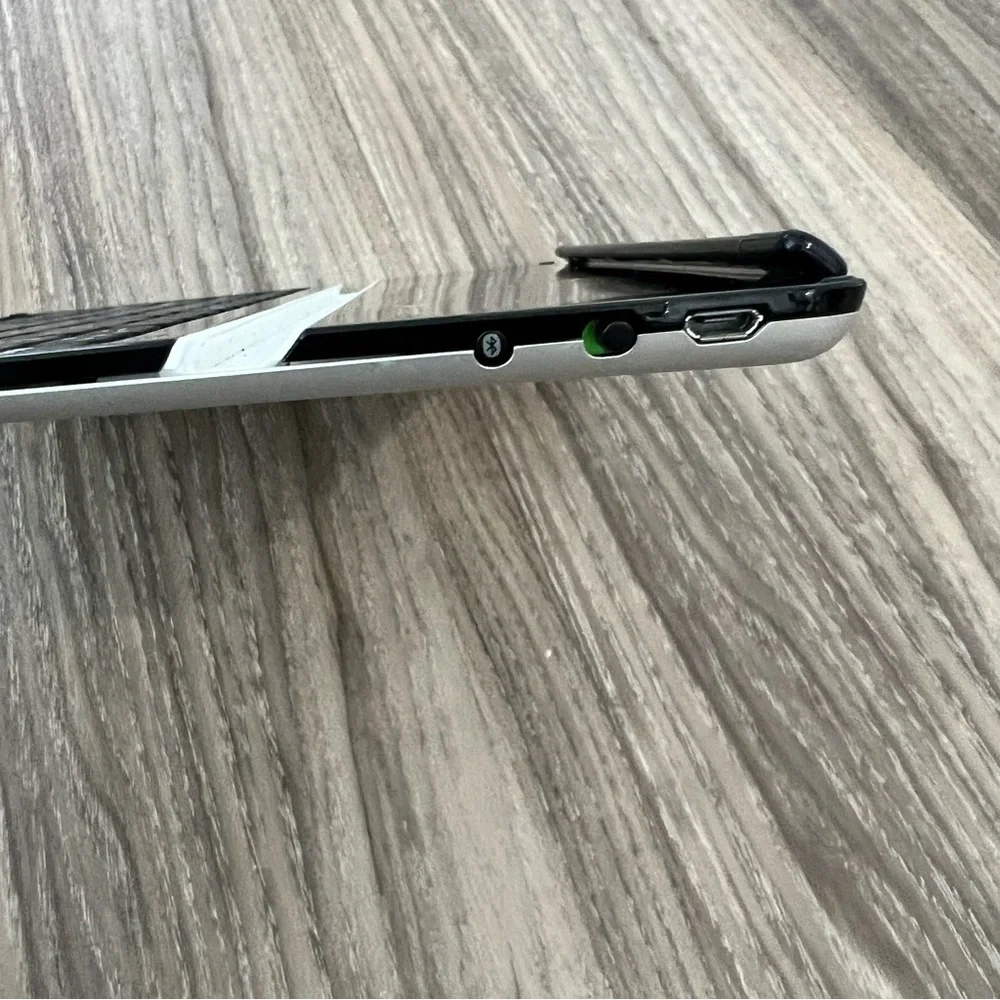 Logitech IPad Keyboard 3rd and 4th generation